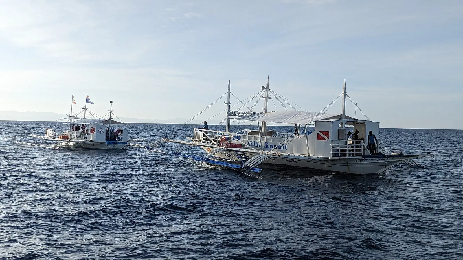 Dive bangkas at sea off Malapascua